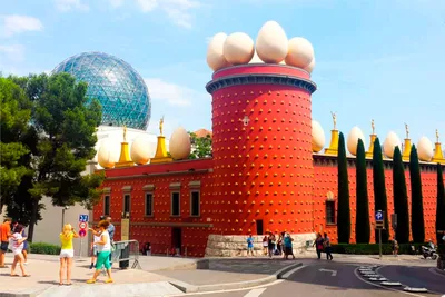 Экскурсия в музей Сальвадора Дали (Фигерас) – Гид по Барселоне и Каталонии  Олег Дячок