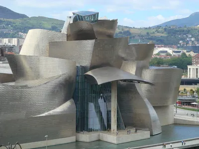 Музей Гуггенхайма в Бильбао (Испания) – фото и описание экспонатов
