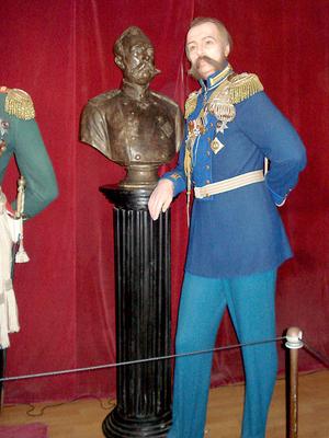 Музей восковых фигур в Новосибирске: экспонаты, стоимость посещения и как  доехать