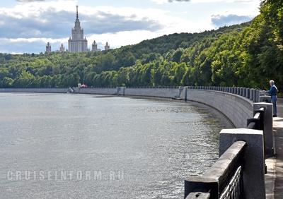 Опустевшие набережные Москвы-реки - Новости