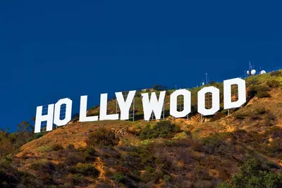 В Лос-Анджелесе любитель марихуаны превратил надпись \"Голливуд\" в Hollyweed  - РИА Новости, 01.01.2017