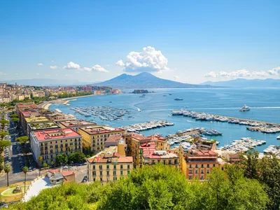 Неаполь Napoli старый город. Италия Стоковое Фото - изображение  насчитывающей крепость, мартино: 203360410