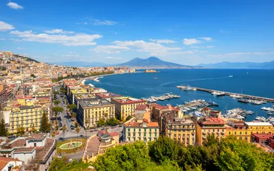 Неаполь в Италии стоковое изображение. изображение насчитывающей италия -  160084743