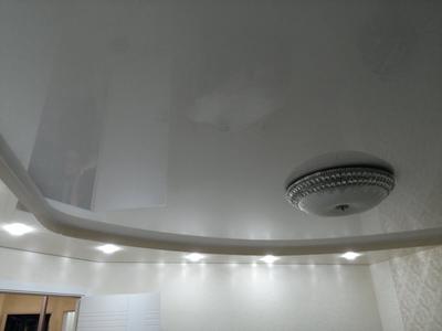 Натяжные потолки в гостиную, купить с услугой установки в Самаре