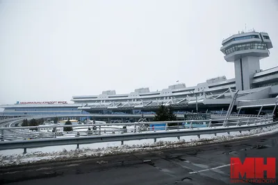 Национальный аэропорт Минск засыпает снегом