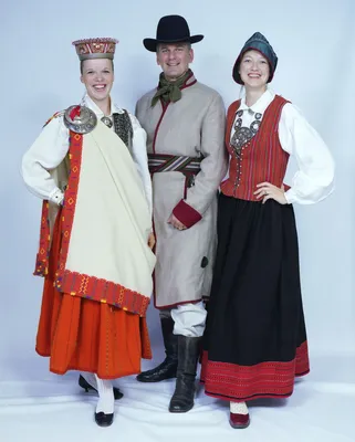 Национальные костюмы. Латвия