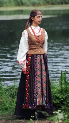 Латвия национальный женский костюм (77 фото)
