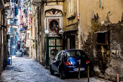Влекущий Неаполь: цветные домики, пицца и Везувий