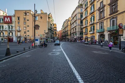 Улица -Италия- Неаполь - онлайн-пазл