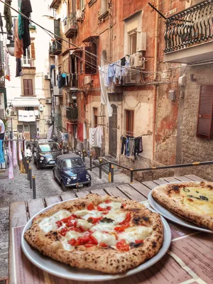 ИТАЛИЯ: Жизнь в Неаполе... Улицы и Дворики Настоящей Италии... NAPLES ITALY  - YouTube