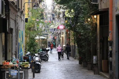 Улица Спакканаполи. Италия, Неаполь