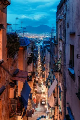 NAPOLI-QUARTIERI SPAGNOLI, Italian cities, LDKPHOTO · Art photographs ·  YellowKorner