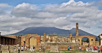 How to Visit Pompeii, Herculaneum, and Mt. Vesuvius from Naples - Itinerari  - Napoli