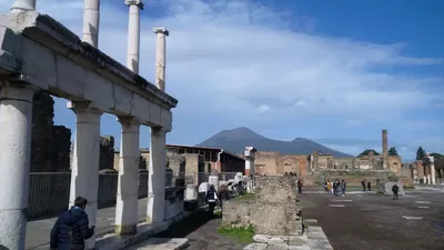 Tourists in Pompeii, Napoli, Italy Stock Photo - Alamy