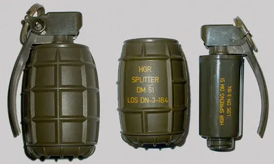 Немецкая ручная граната M24 Стоковое Фото - изображение насчитывающей  марочный, рука: 30308334