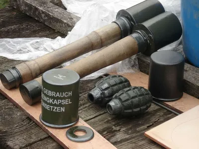 Имитационная граната М-24 (горох, копия немецкой гранаты)