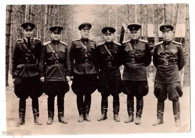 Почему в войну немецкие офицеры носили кобуру слева, а советские - справа.  Объясняю просто | Этнобаза-2 | Дзен