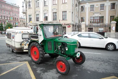 Немцы сняли джимхану с 425-сильным трактором — Motor