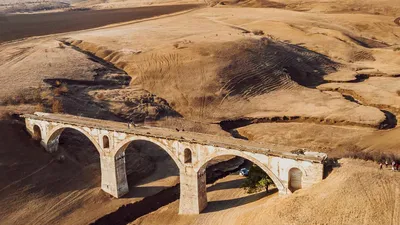 Где это невероятное место: заброшенный арочный мост в | Perito