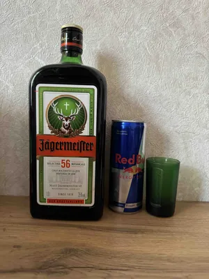 тюмень россияапрель 21 2021 : Jagermeister это немецкий крепкий алкогольный  напиток элитный уровень с добавлением различных Редакционное Стоковое  Изображение - изображение насчитывающей трава, редакционо: 216754394