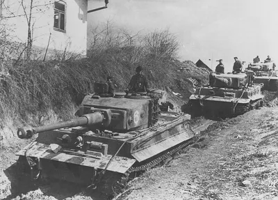 Подбитый немецкий тигр | 9 мая, фотографии второй мировой, фото с войны,  военная техника, день победы