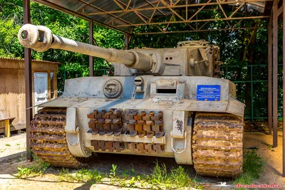 Немецкие танки «Тигр» 506-го танкового батальона на западной Украине —  военное фото