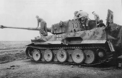 Немецкий “Тигр” против немецкой “Пантеры”. Сравниваем танки Гитлера |  ProTанки | Дзен