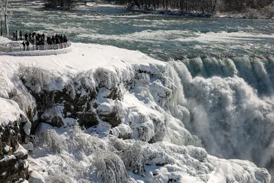Ниагарский водопад замерз из-за самой мощной за 50 лет снежной бури. Фото |  РБК Life