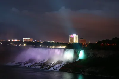 Ниагарский водопад с подсветкой ночью…» — создано в Шедевруме
