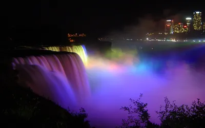 Ниагарский водопад ночью - Канадская мечта