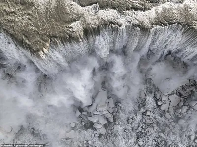 Потрясающие фото замерзшего Ниагарского водопада с высоты птичьего полета  (28 фото) » Невседома