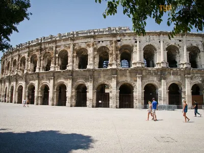 Guide to Nimes - travel and tourist information