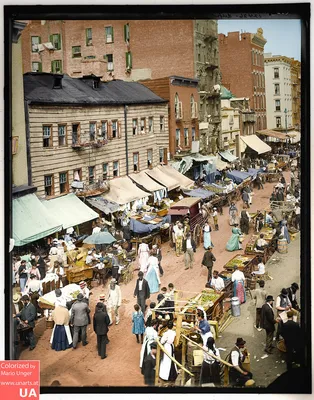 Mulberry Street in Little Italy circa 1900