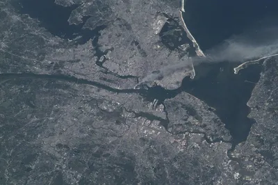 Нью-Йорк, 11 сентября 2001 года, снимок из космоса