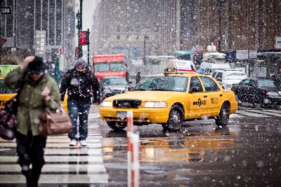 Нью-Йорк Манхэттен Центральный Парк Панорама Зимой Снег, Заморозки Озера И  Небоскребов В Сумерках Фотография, картинки, изображения и сток-фотография  без роялти. Image 12993196