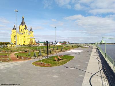 Смотровая площадка на набережной Федоровского и памятник Жюлю Верну, Нижний  Новгород