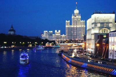 Фото \"Ночная Москва у Высотного здания\", 1 апреля 1959 - 30 октября 1959,  г. Москва - История России в фотографиях