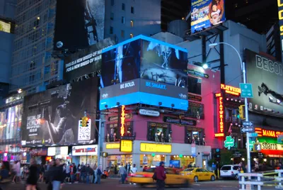Таймс площадь, ночная жизнь улицы Нью-Йорка. Нью-Йорк, который I  Редакционное Стоковое Фото - изображение насчитывающей красивейшее,  зодчества: 34599503