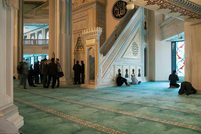 В Грозном открылась мечеть имени прадедушки Рамзана Кадырова - Абдул-Кадыра  — Мэрия города Грозный