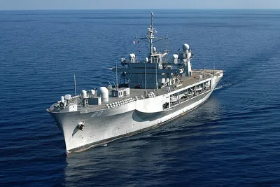 На фоне напряженности в отношениях с США и Израилем иранский флот вводит в  строй новый эсминец | OVERCLOCKERS.RU | Дзен