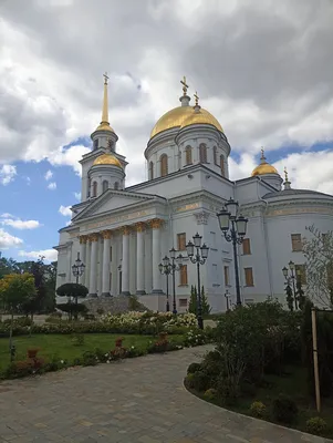 Екатеринбург Ново-Тихвинский монастырь Церковь Иконы Божией Матери Всех  Скорбящих Радость Фотография