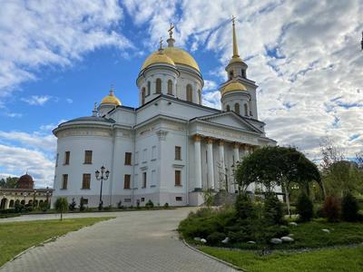 По инициативе РПЦ Ново-Тихвинский женский монастырь в Екатеринбурге лишился  одного ОКН | Уральский меридиан