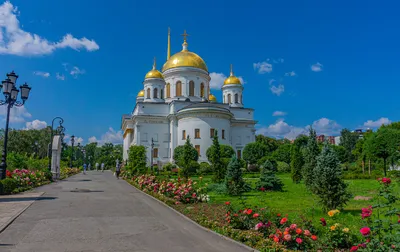 Екатеринбург Елизавет Александро-Невский Ново-Тихвинский монастырь Подворье  Церковь Происхождения Честных Древ Креста Господня Церковь Спаса  Всемилостивого Ограда Ворота Фотография