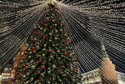 Москва, зима, новогодняя ёлка, …» — создано в Шедевруме