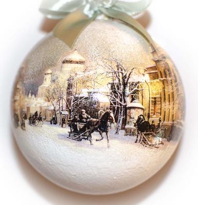 Центр Москвы украсил огромный новогодний шар :: Новости :: ТВ Центр
