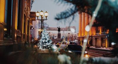 Где в Екатеринбурге искать новогоднее настроение: фоторепортаж с городских  улиц — Наш Урал и весь мир