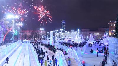 Глава Екатеринбурга дал старт конкурсу новогоднего оформления города:  Общество: Облгазета