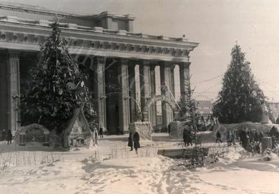 Загляни в прошлое: как в советское время украшали Новосибирск к Новому году