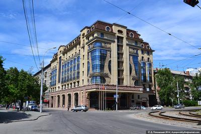 Новый отель в центре Новосибирска эффектно подсветили