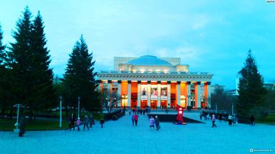 Однажды в Новосибирске: образ города, осколки эпох и вирус оперного